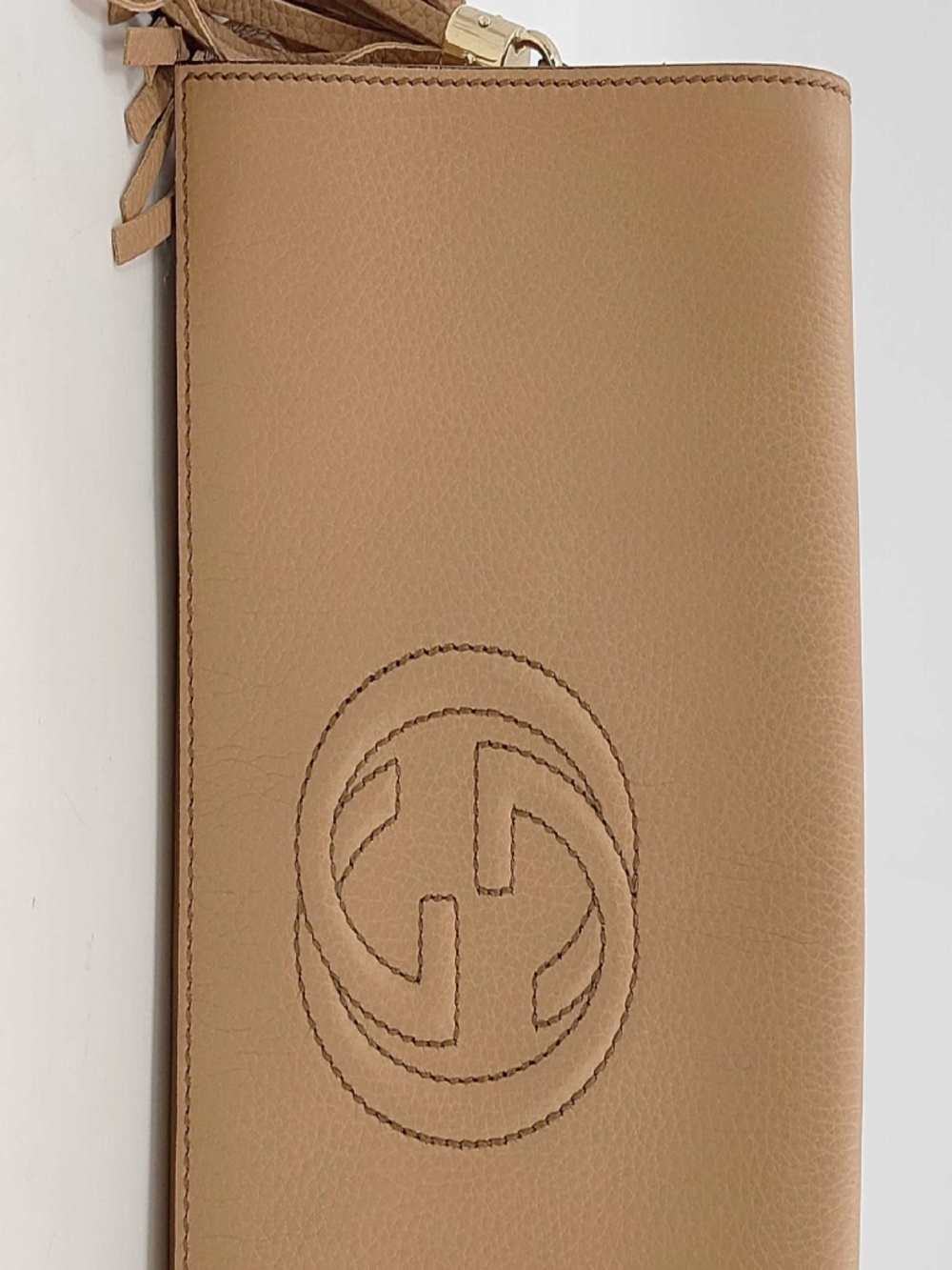 Gucci Soho Beige Leather Tassel Clutch Wristlet Interlocking GG